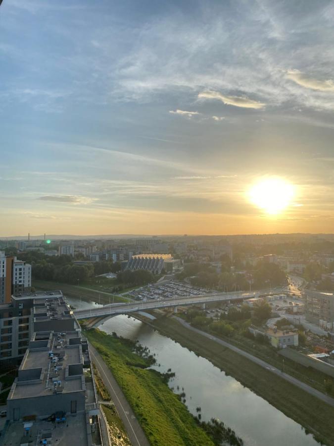 Capital Towers Splendor Apartment Rzeszow Bagian luar foto